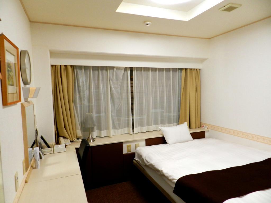 Check In Matsuyama Hotel Macujama Kültér fotó